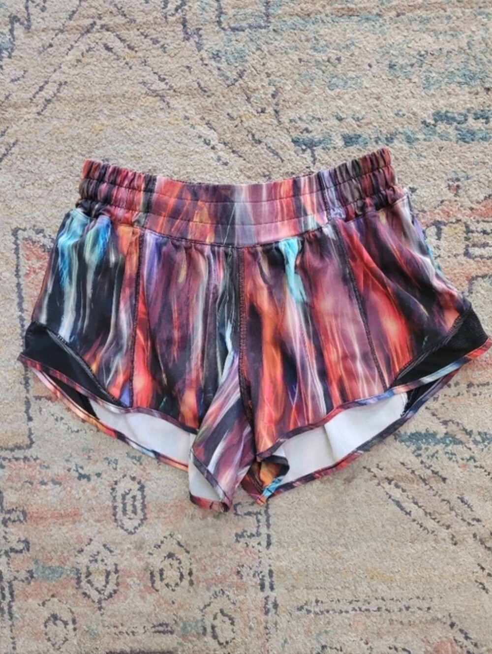 Rare Lululemon Sz 4 Hotty Hot Shorts Chroma Fusion Multi Color Mesh